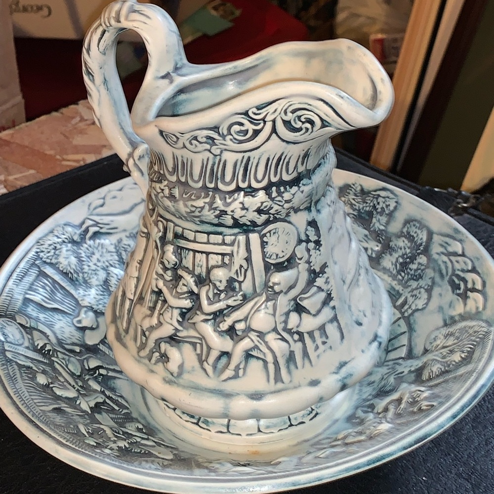 WASH BASIN SET Vtg Pitcher & Bowl CERAMIC COLONIAL PUB Horse HAND MADE